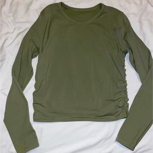 Lululemon long sleeve cropped shirt size 8 (fits like a 6)